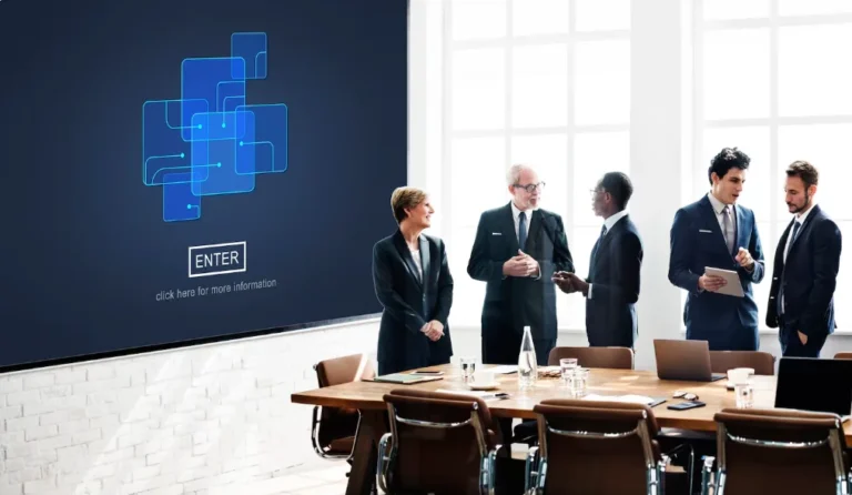 Read more about the article The Strategic Edge: How Advanced Communication Infrastructure is Redefining the IT Company