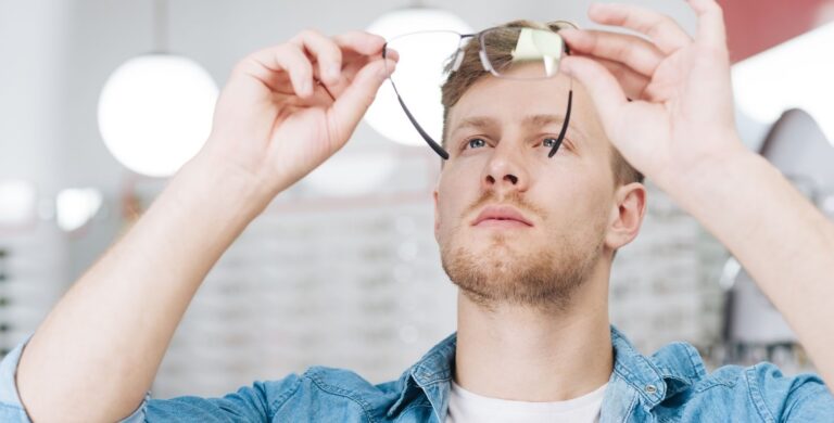 Read more about the article Astigmatism and Your Lifestyle: Which Contact Lenses Work Best?